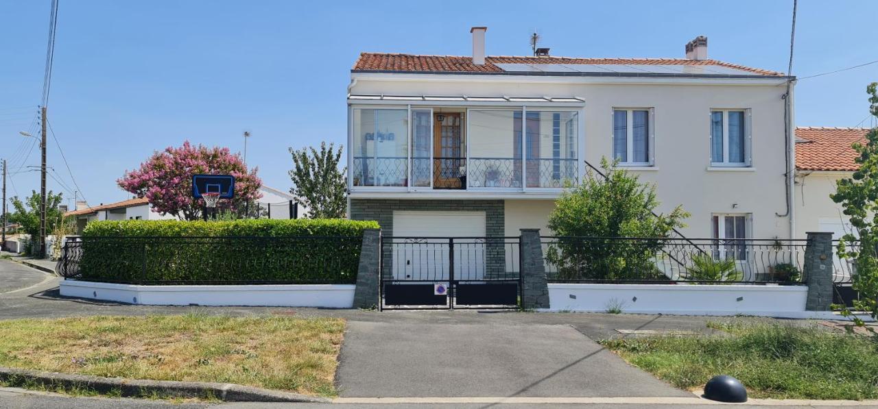 Belle Maison Avec Jardin Rdc T3 De 70M2 Vacances Ou Cure Thermale Rochefort Exterior photo